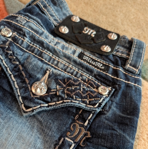 Y2K Miss Me Skinny Jeans - Picture 16 of 16